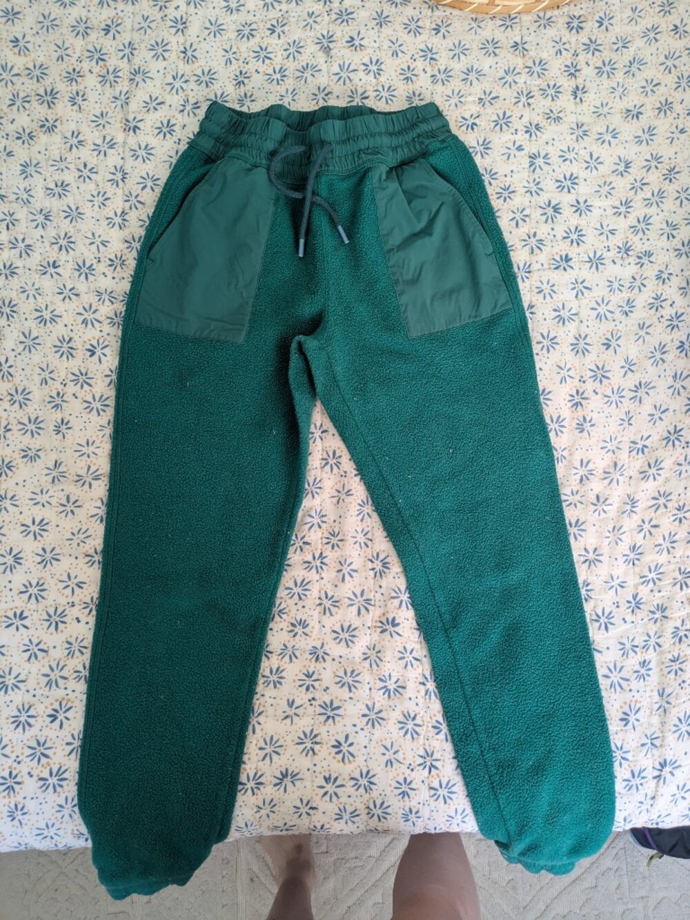 Cotopaxi Green Fleece Jogger Pants